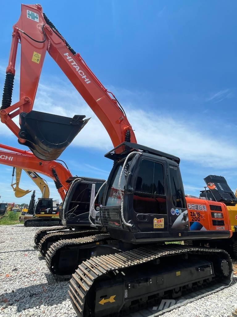 Hitachi ZX 200 Гусеничные экскаваторы
