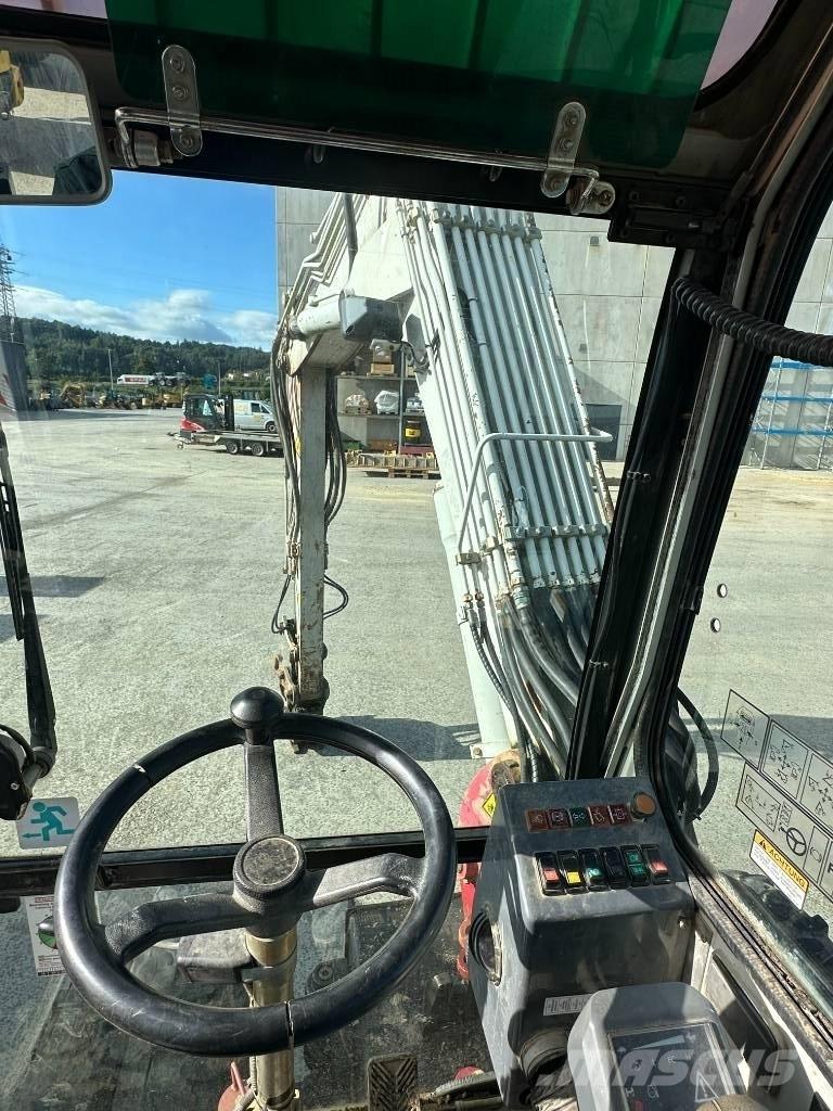 Takeuchi TB 175 W Колёсные экскаваторы