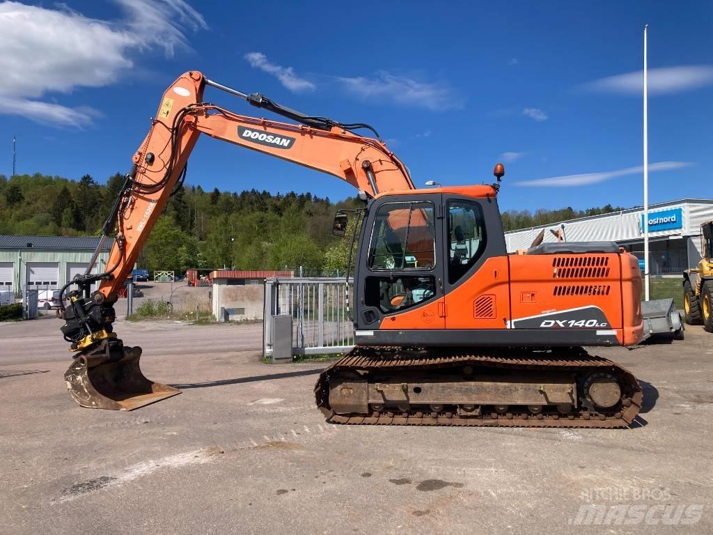 Doosan DX 140 LC Гусеничные экскаваторы