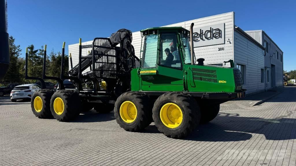John Deere 1110 D Форвардеры