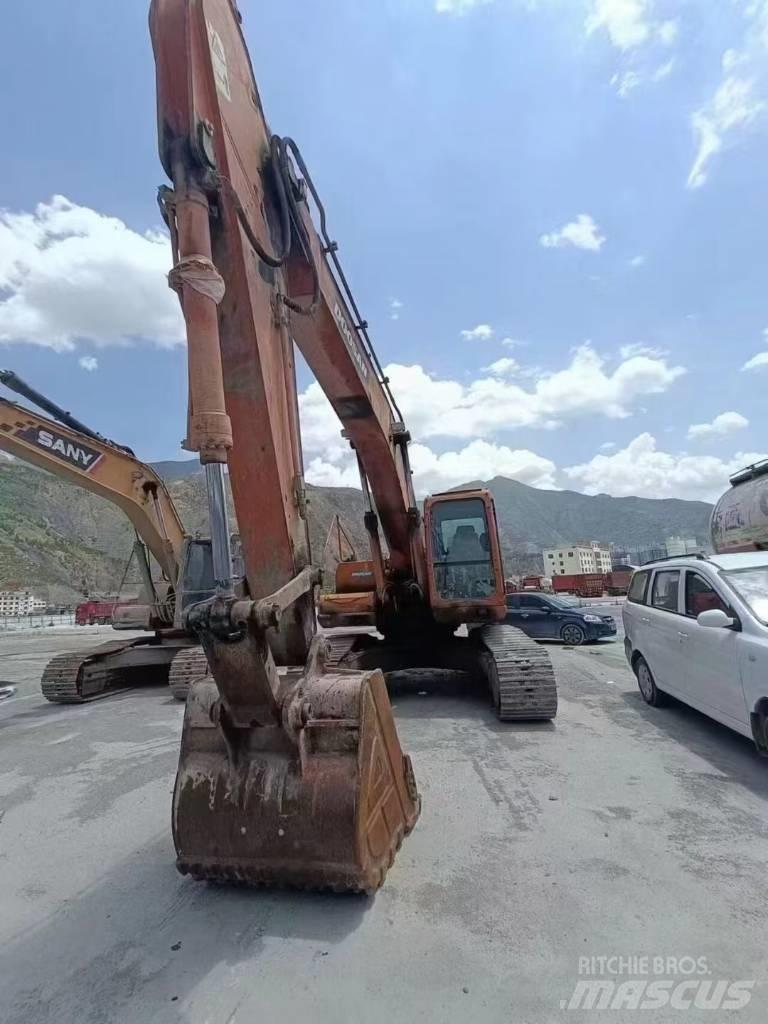 Doosan DX 225 Гусеничные экскаваторы
