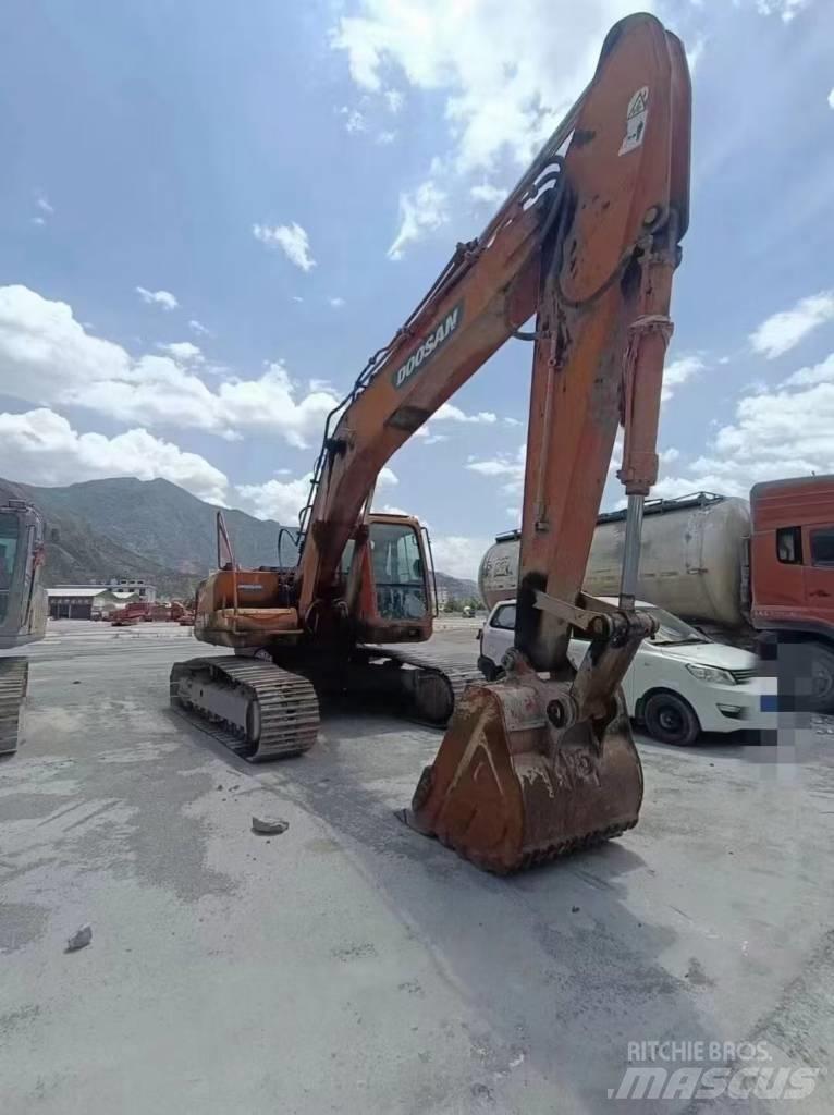 Doosan DX 225 Гусеничные экскаваторы