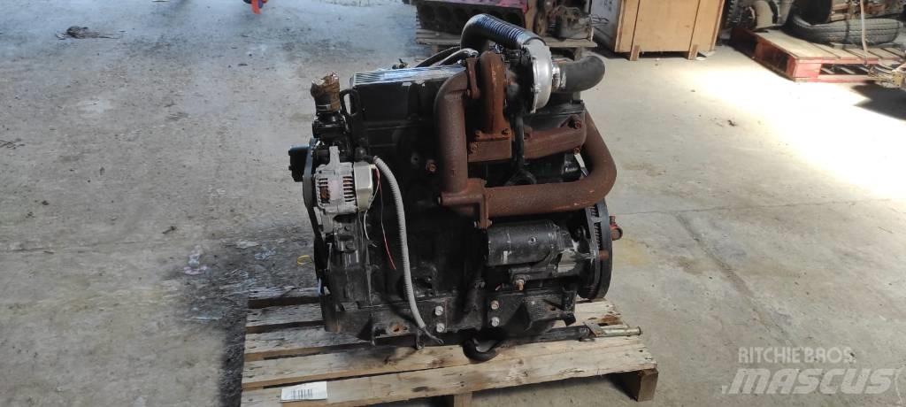 Yanmar 4TNE100 Двигатели