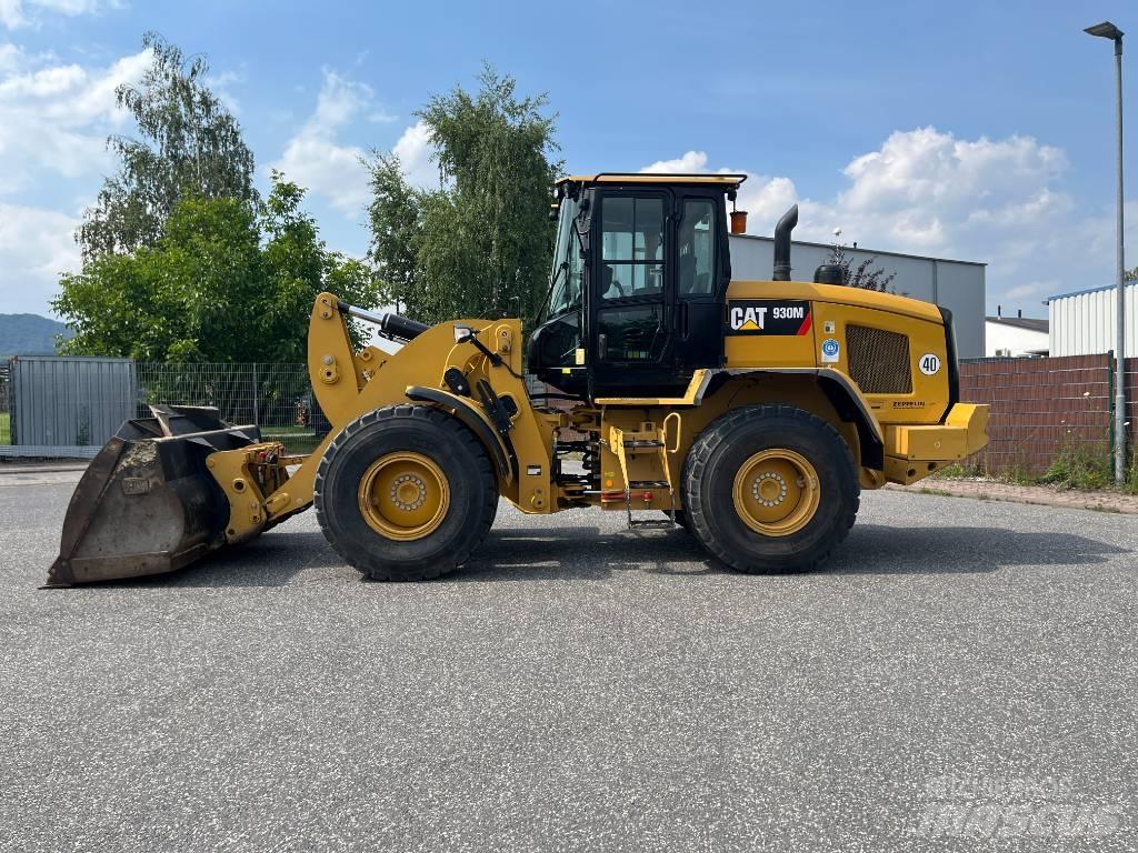 CAT 930M Фронтальные погрузчики