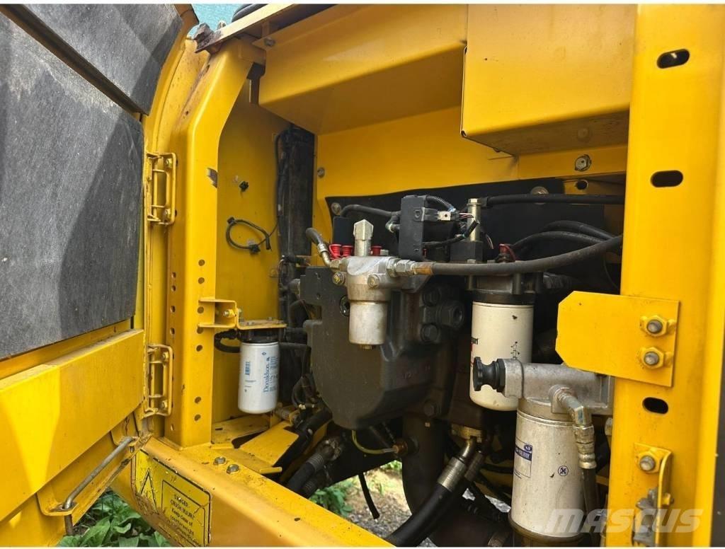 Komatsu PC 210 LC-11 Гусеничные экскаваторы