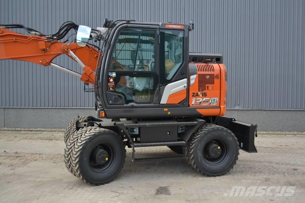 Hitachi ZX135W-7 Колёсные экскаваторы