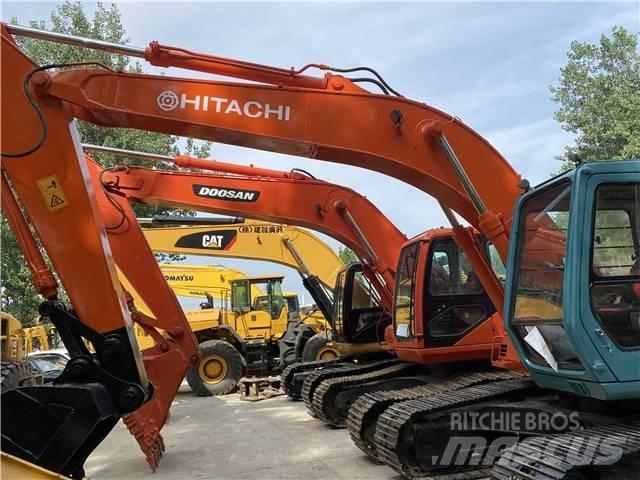 Hitachi EX200-3 Гусеничные экскаваторы