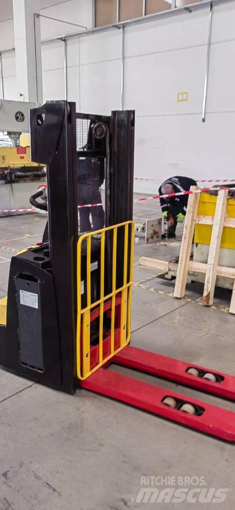Hyster S 1.2 Ручные штабелёры с электроподъёмом