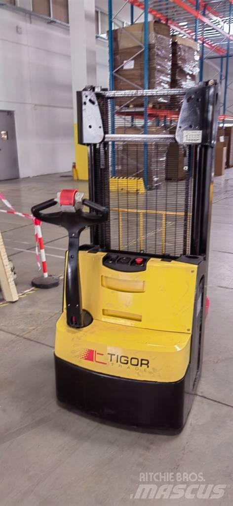 Hyster S 1.2 Ручные штабелёры с электроподъёмом