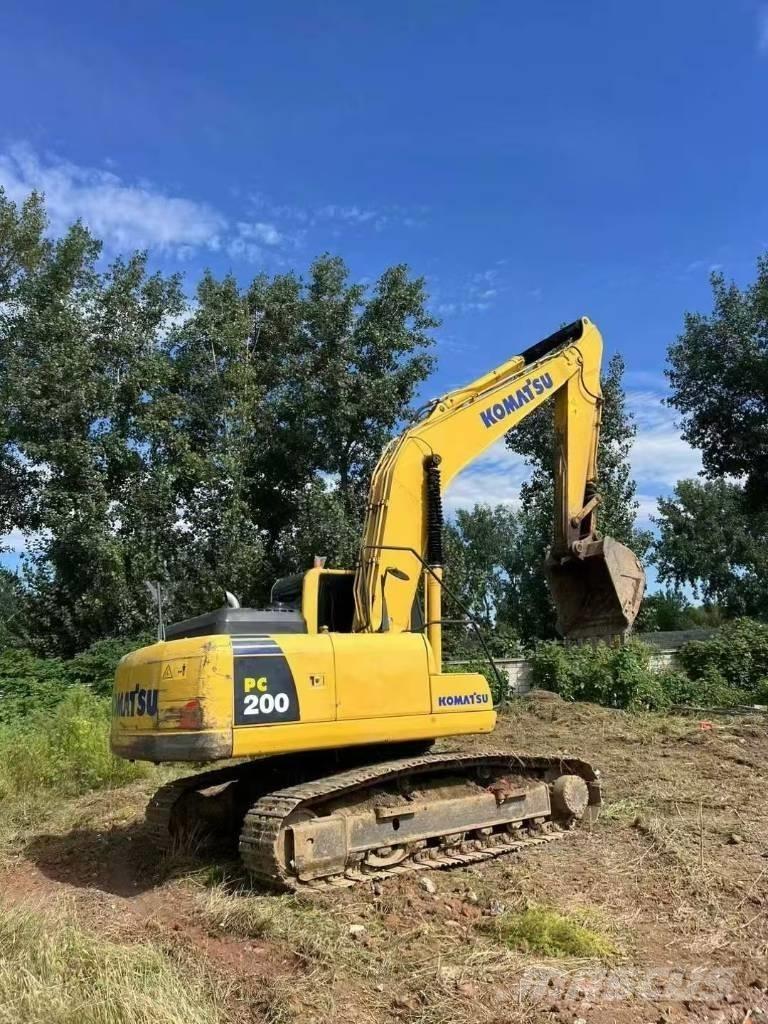 Komatsu PC 200 Гусеничные экскаваторы