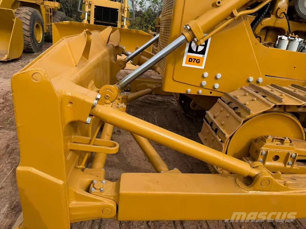 CAT D7G Гусеничные бульдозеры