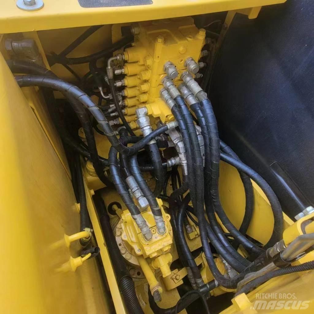 Komatsu PC 130 Гусеничные экскаваторы