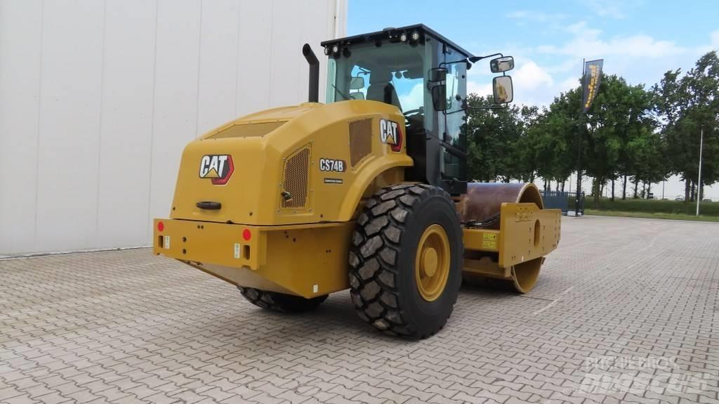 CAT CS 74 B Грунтовые катки