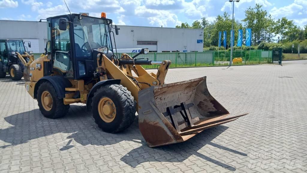CAT 907 M Фронтальные погрузчики