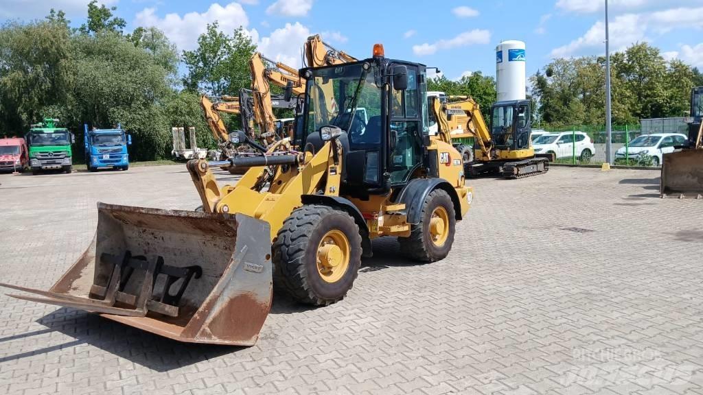 CAT 907 M Фронтальные погрузчики