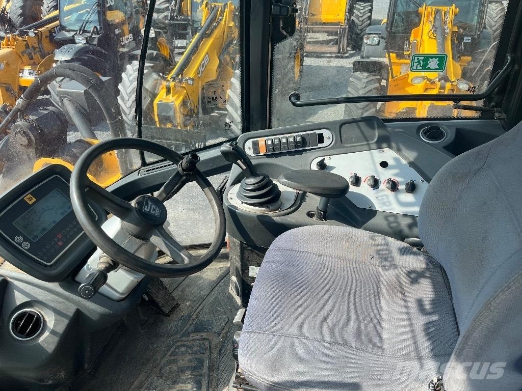 JCB 426 E Фронтальные погрузчики