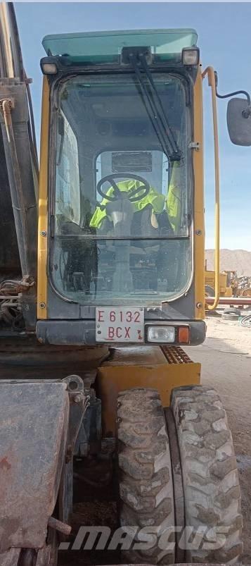 Volvo 180 Giratoria Колёсные экскаваторы