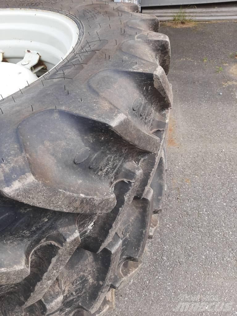 BKT 380/85R34 Навесное оборудование и запчасти