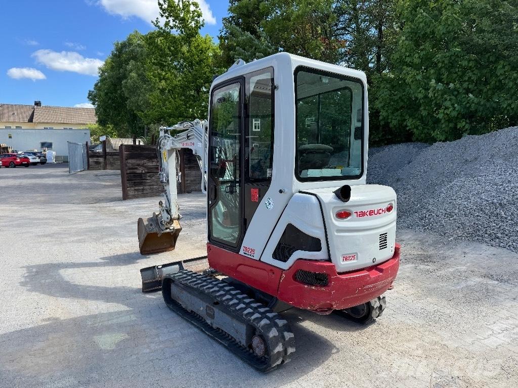 Takeuchi TB 225 Мини-экскаваторы