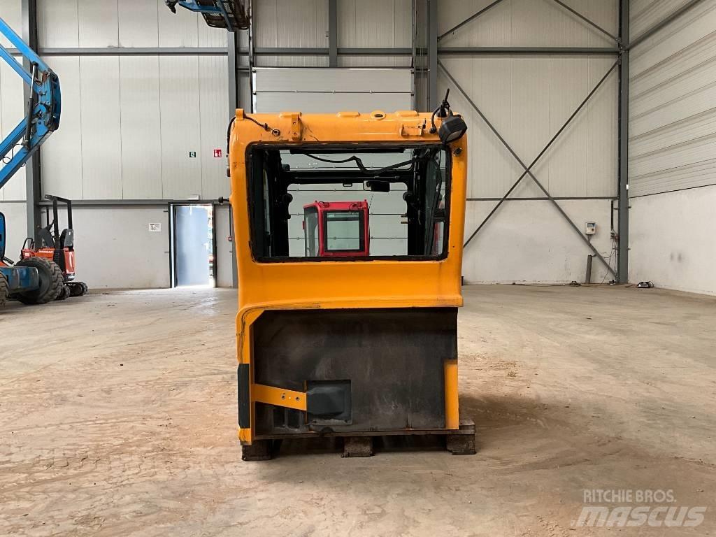 Hyundai Robex 55-9 A Кабины и интерьер