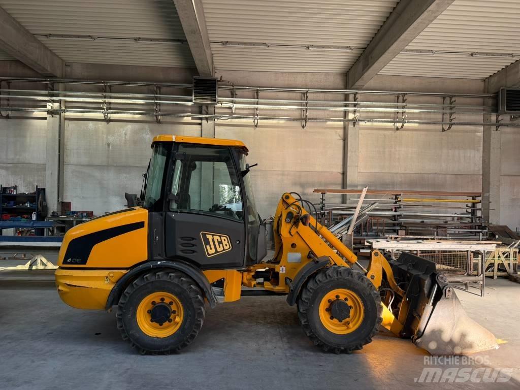 JCB 406 Фронтальные погрузчики