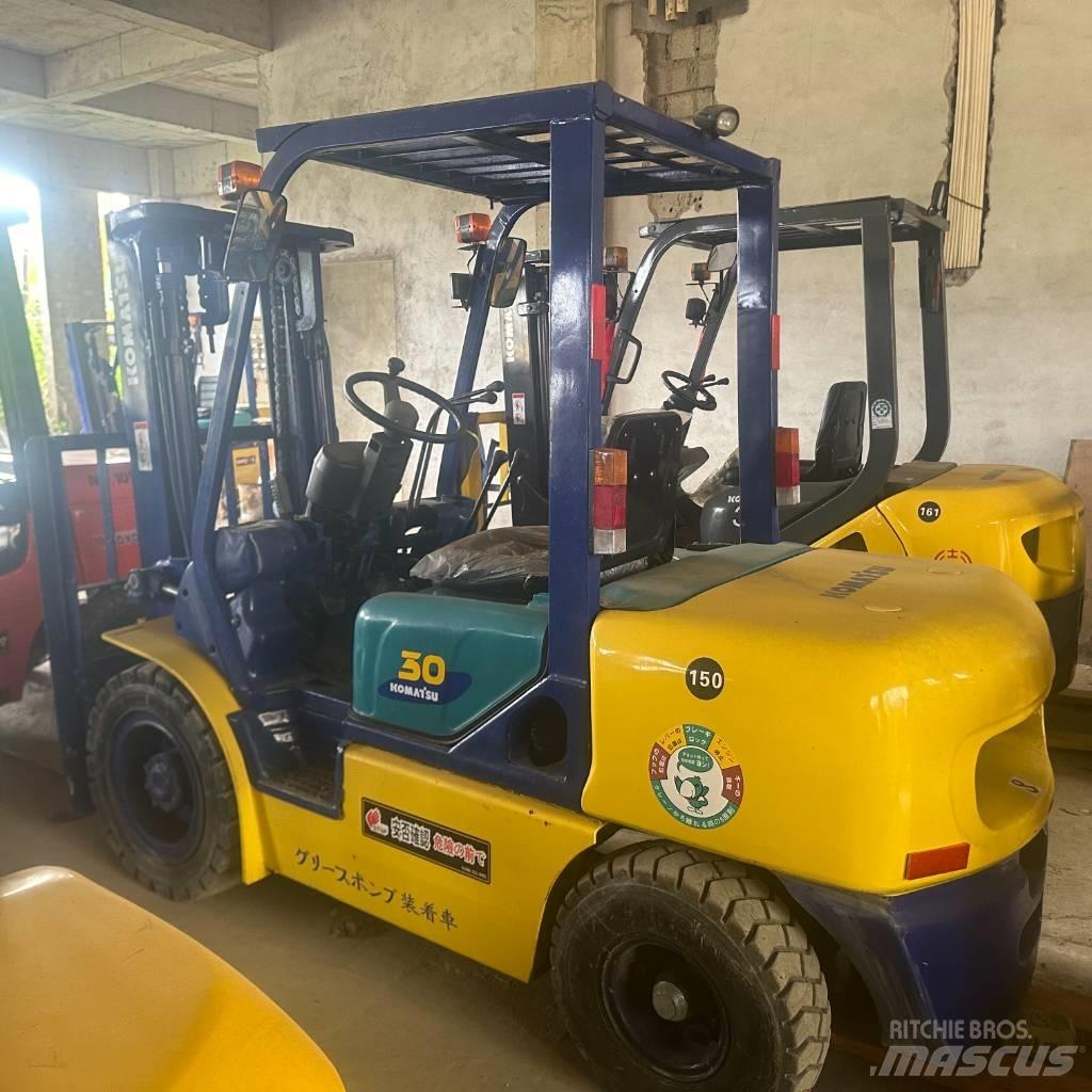 Komatsu F30T Дизельные погрузчики