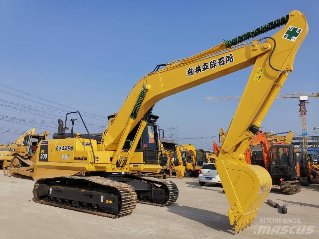 Komatsu PC 200-8 Малые экскаваторы 7т-12т