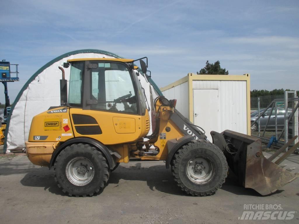 Volvo L 25 F Фронтальные погрузчики