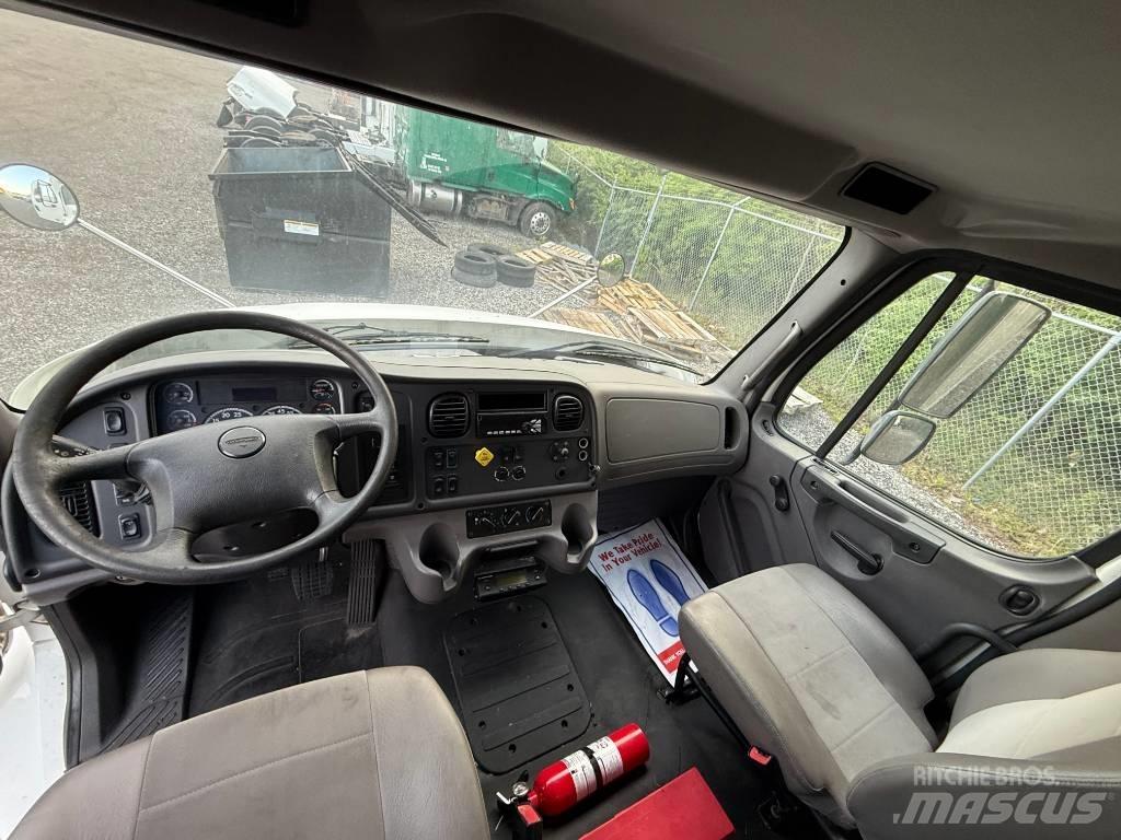Freightliner M 106 Грузовики-Рефрижераторы
