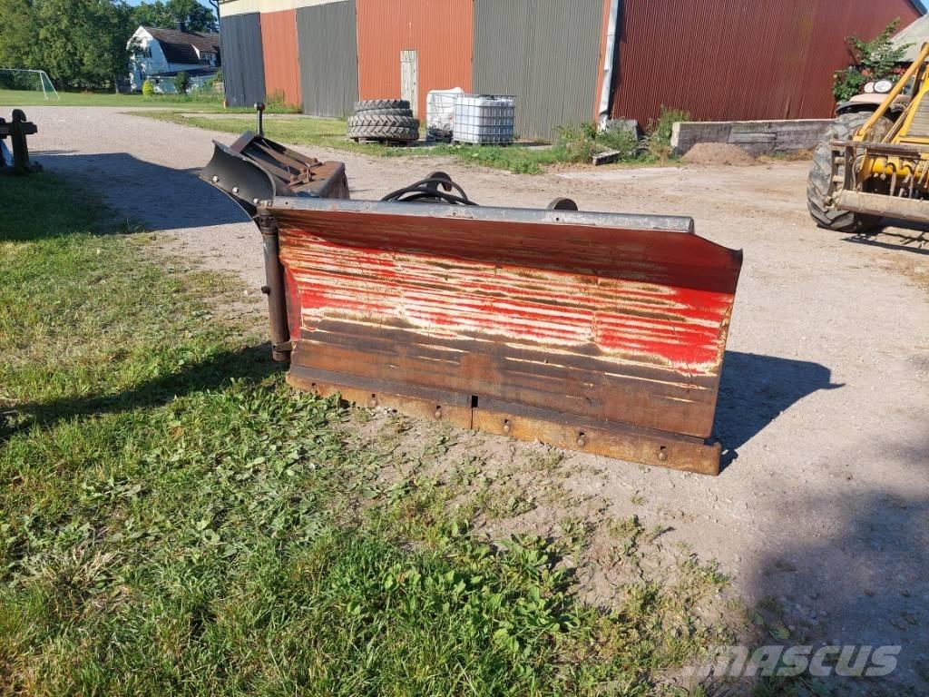 Vreten Vikplog Снежные отвалы и плуги