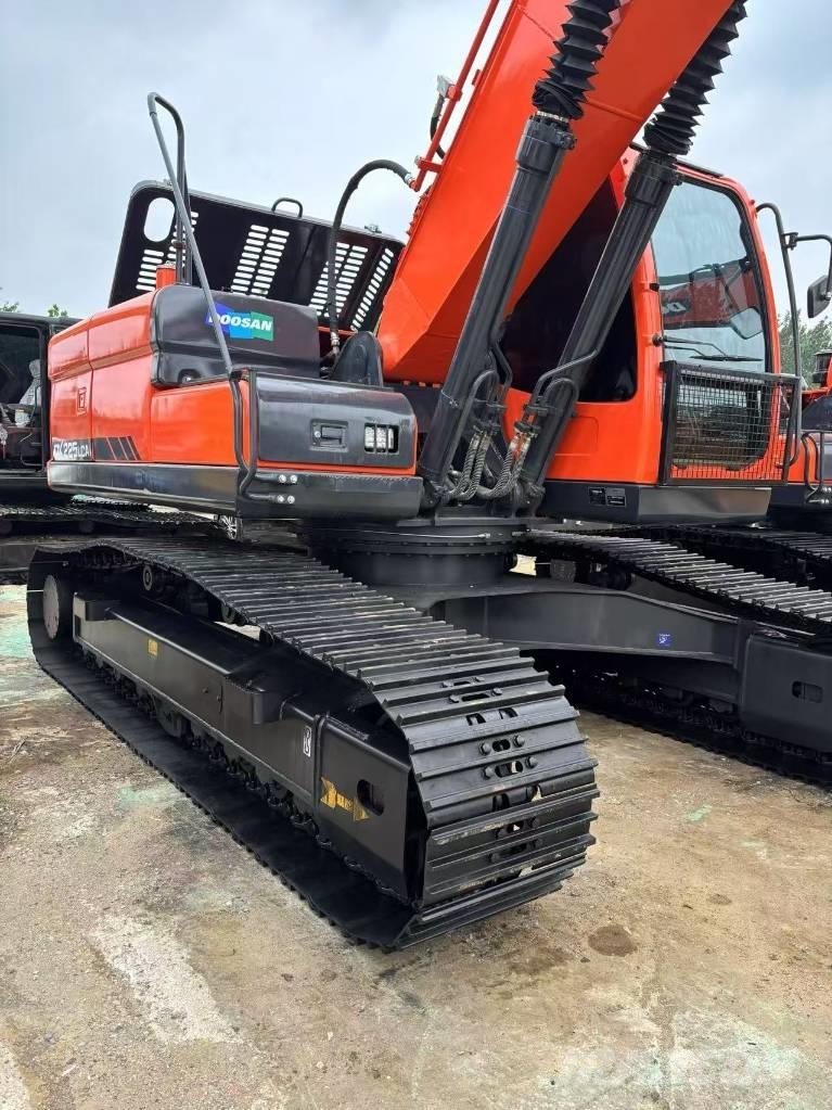 Doosan 225 LCA Гусеничные экскаваторы