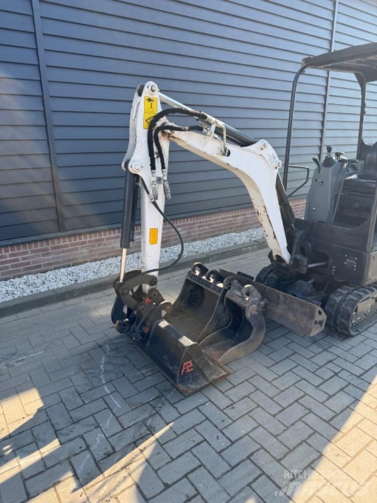 Bobcat E 17 Мини-экскаваторы