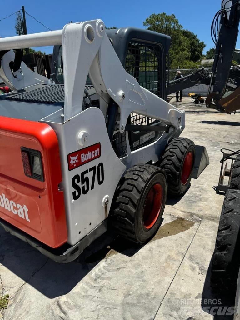 Bobcat S570 Мини-погрузчики