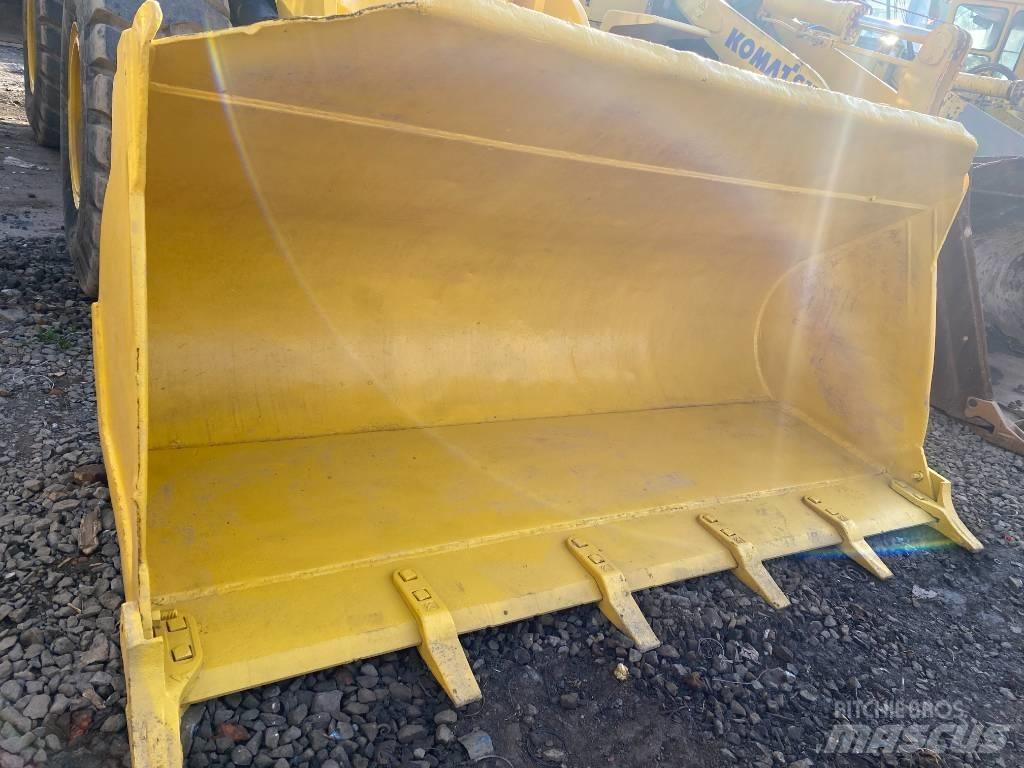 Komatsu WA 320-5 Фронтальные погрузчики