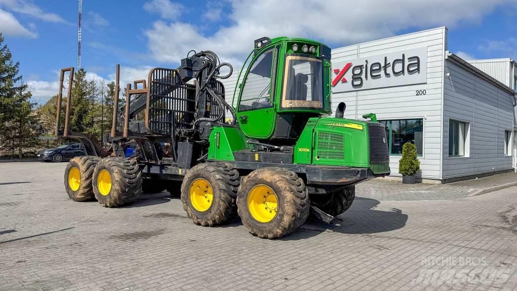 John Deere 1010 E Форвардеры