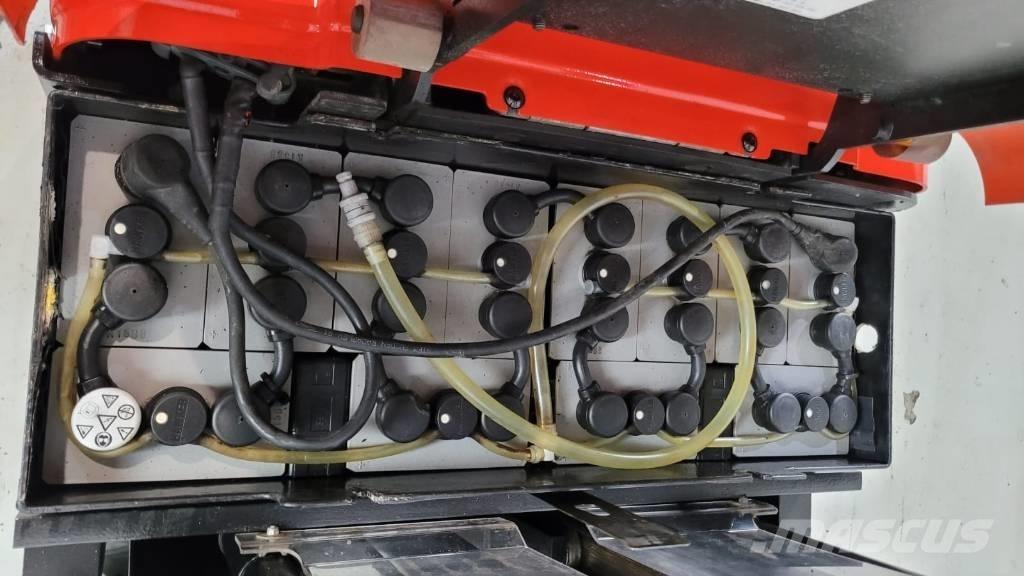 BT SPE 125 Самоходные электроштабелёры