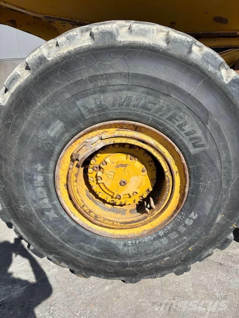 CAT 745 C Шарнирно-сочленённые самосвалы