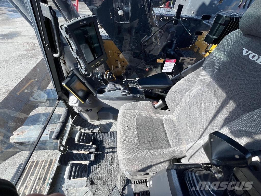 Volvo ECR 235 E Гусеничные экскаваторы