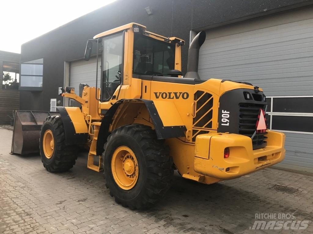 Volvo L90F Фронтальные погрузчики