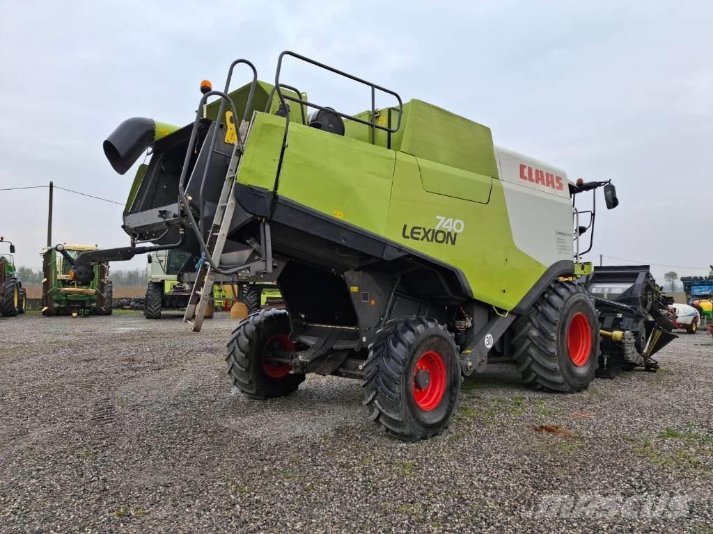 CLAAS Lexion 740 Зерноуборочные комбайны