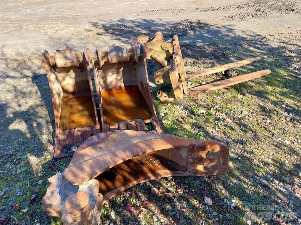 Komatsu PW98MR-10 Колёсные экскаваторы