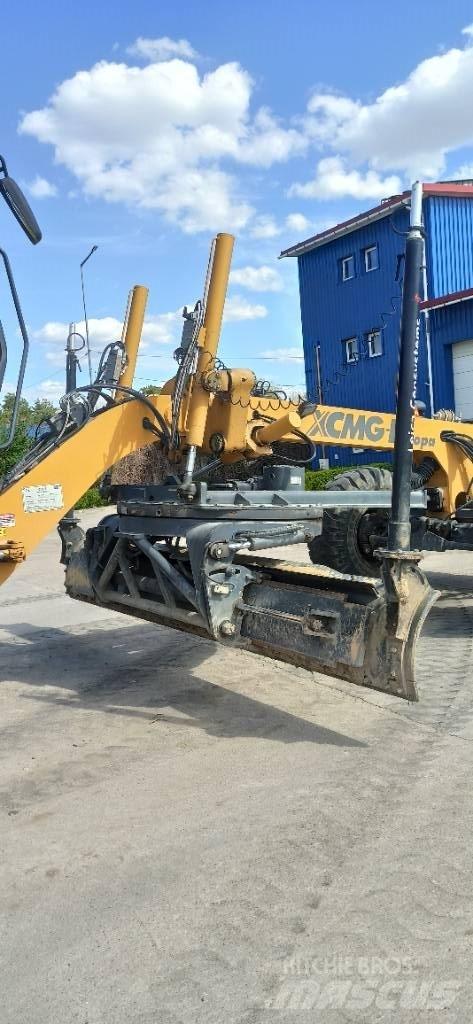 XCMG GR215A Грейдеры