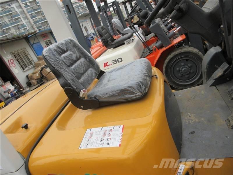 CAT FD 30 Дизельные погрузчики