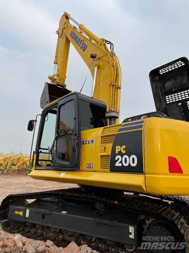 Komatsu 200-8 Гусеничные экскаваторы