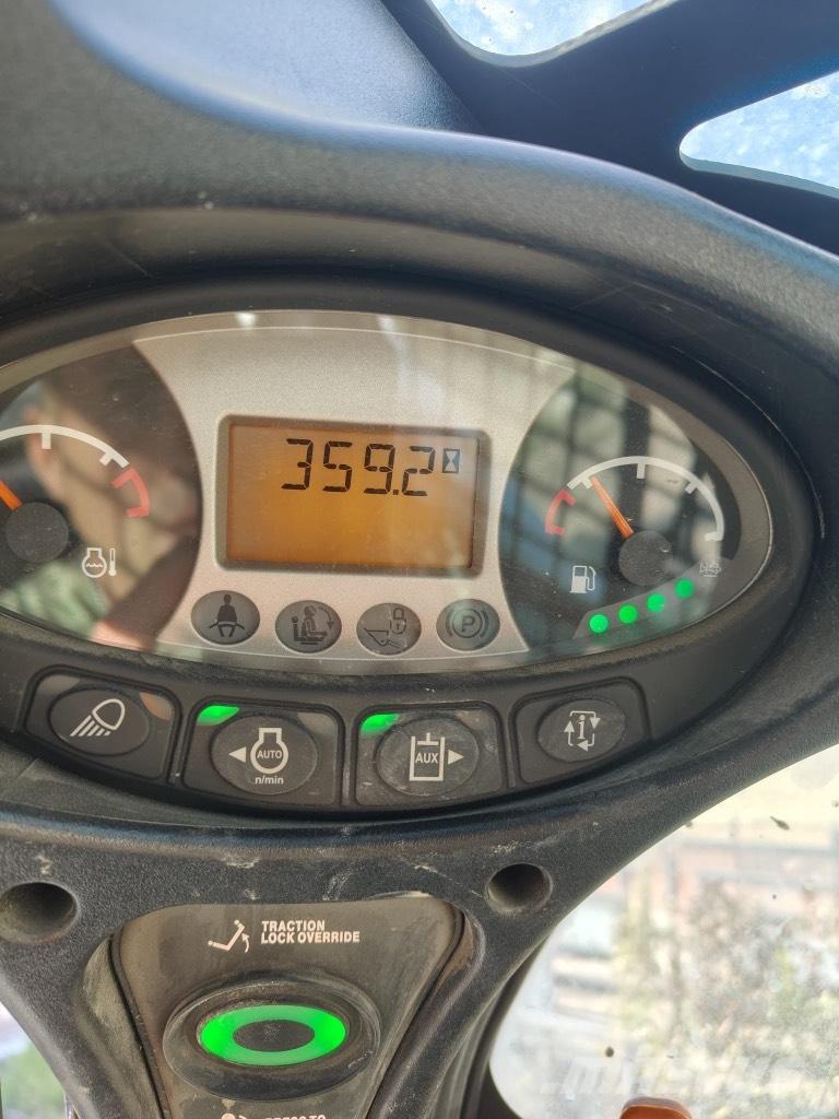 Bobcat T 770 Гусеничные фронтальные погрузчики