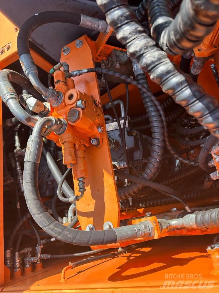 Doosan DX 210 W Колёсные экскаваторы