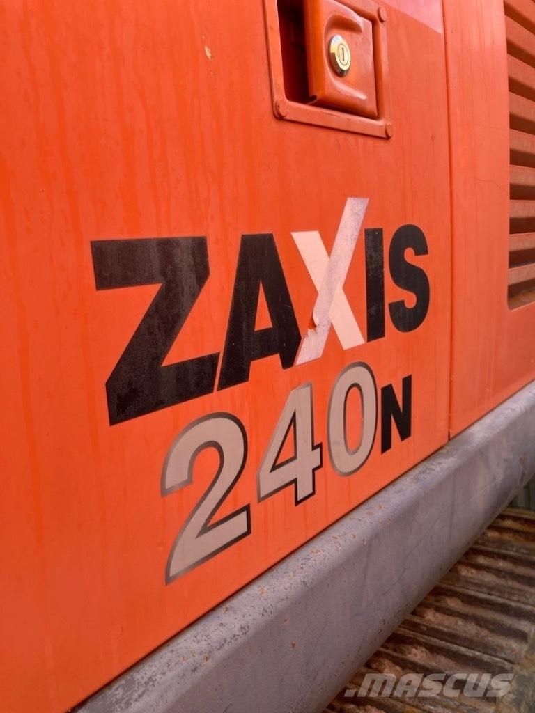 Hitachi ZX 240 Гусеничные экскаваторы
