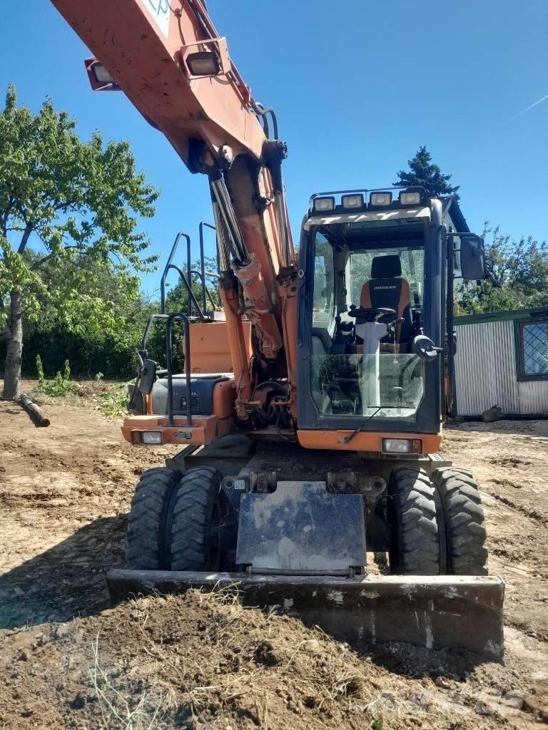 Doosan DX 160 W-3 Колёсные экскаваторы