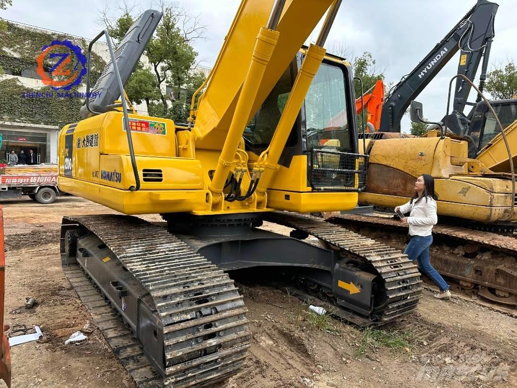 Komatsu PC 200-7 Гусеничные экскаваторы