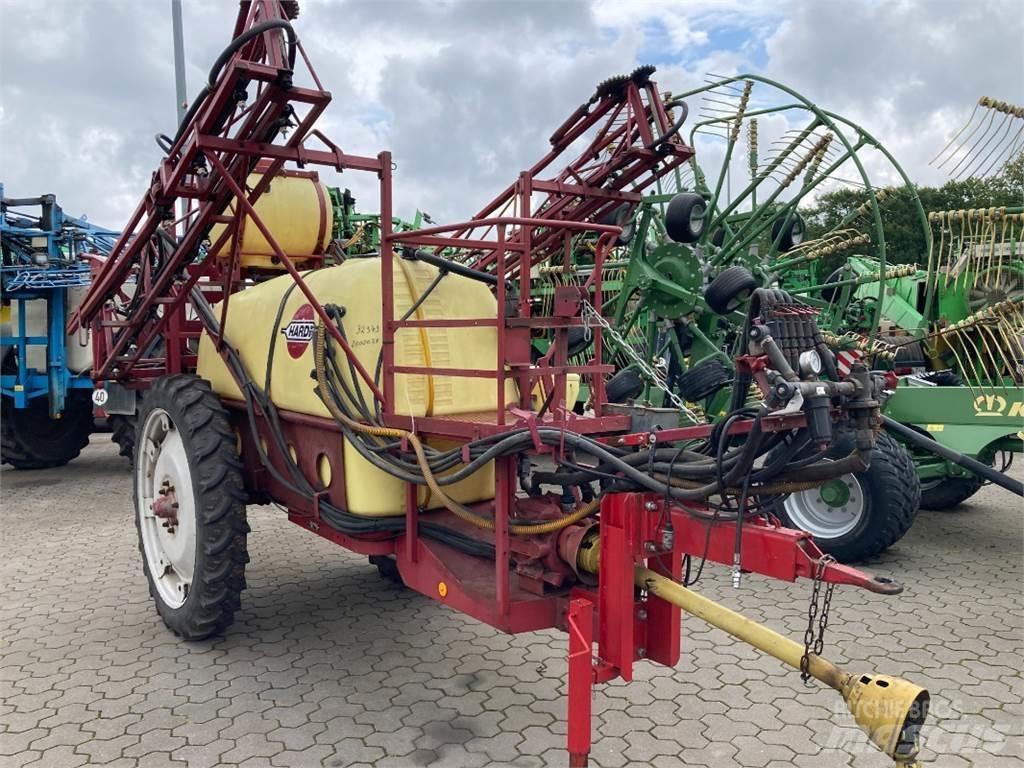 Hardi TYZ 2400 Прицепные опрыскиватели
